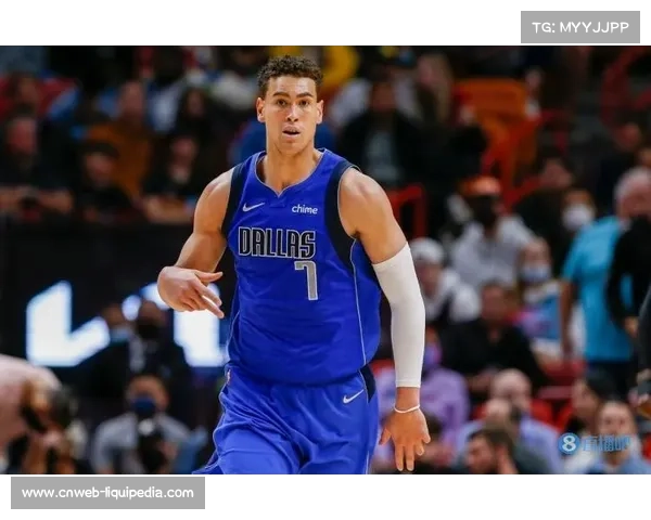 独行侠老将鲍威尔带着母亲遗愿战斗12年,从交易添头成长为队魂